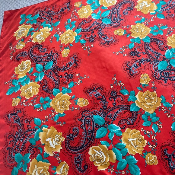 Colourful vintage square scarf - Picture 3 of 9